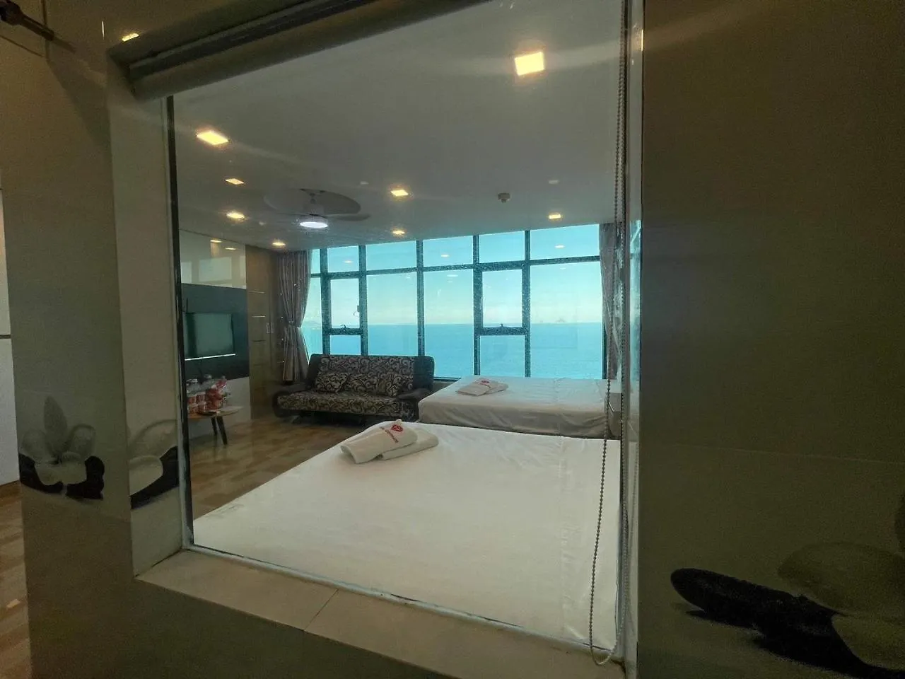 Seafront Apartment Nha Trang 0*,